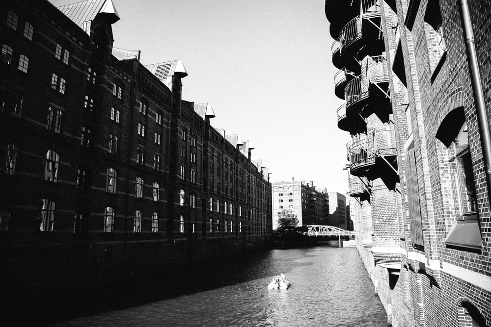 Irres JGA-Fotoshooting in der Speicherstadt Hamburg